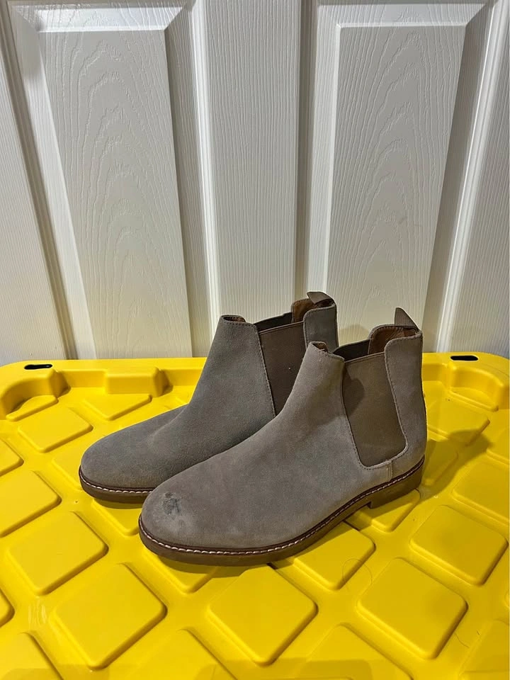 Chelsea boots Size 10
