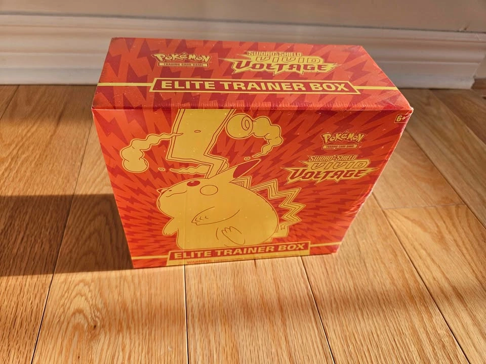 Pokemon TCG Sword & Shield Vivid Voltage Trainer Box - photo 2