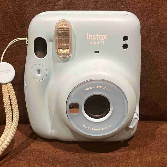 Instax Mini 11 Polaroid Camera