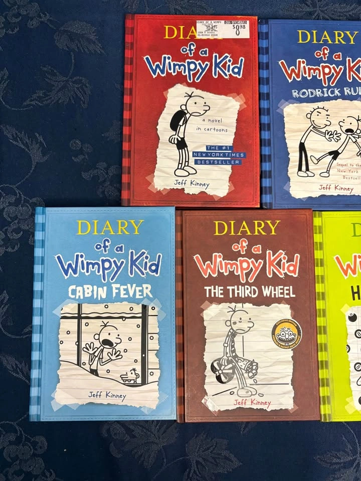 Diary of a Wimpy Kid Book Set - 11 Books - photo 2