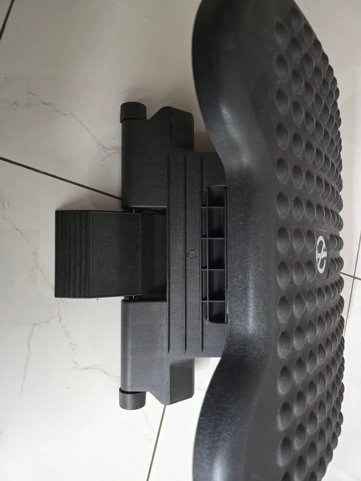 Adjustable Under-Desk Footrest – Super Comfy & Ergonomic! 🪑 - photo 3