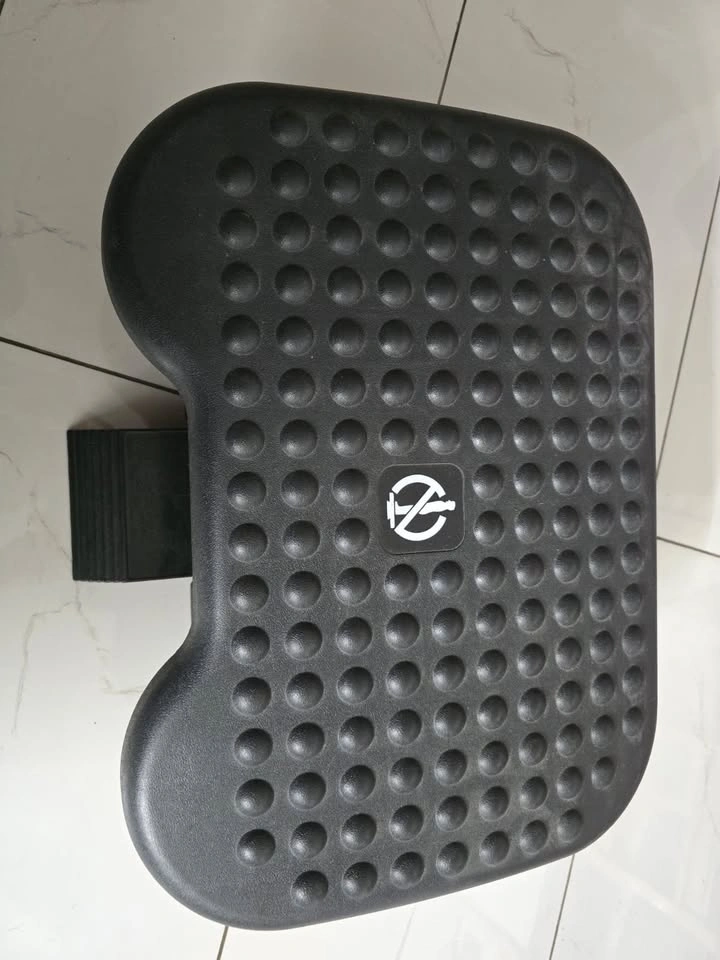 Adjustable Under-Desk Footrest – Super Comfy & Ergonomic! 🪑 - photo 5