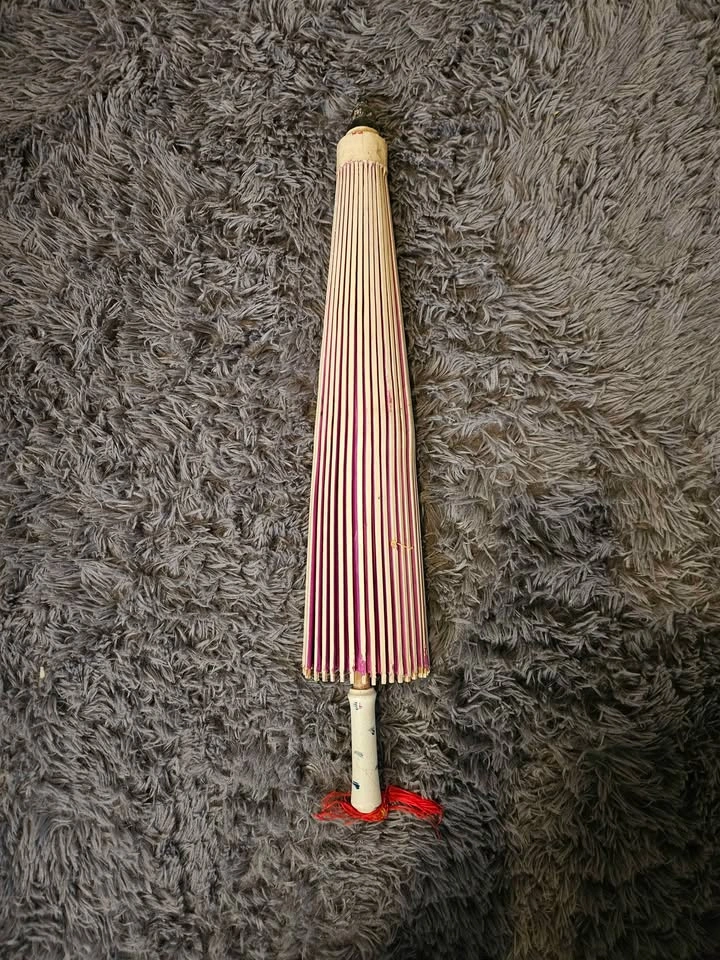 Vintage Traditional Japanese Umbrella - photo 3