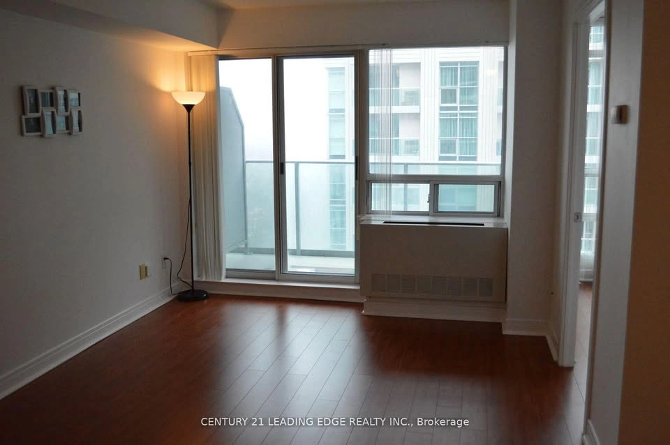 1 Bed 1 Bath Condo for Rent in North York - photo 2