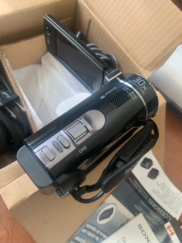 Sony Handycam HDR-CX190 New in Box - photo 5