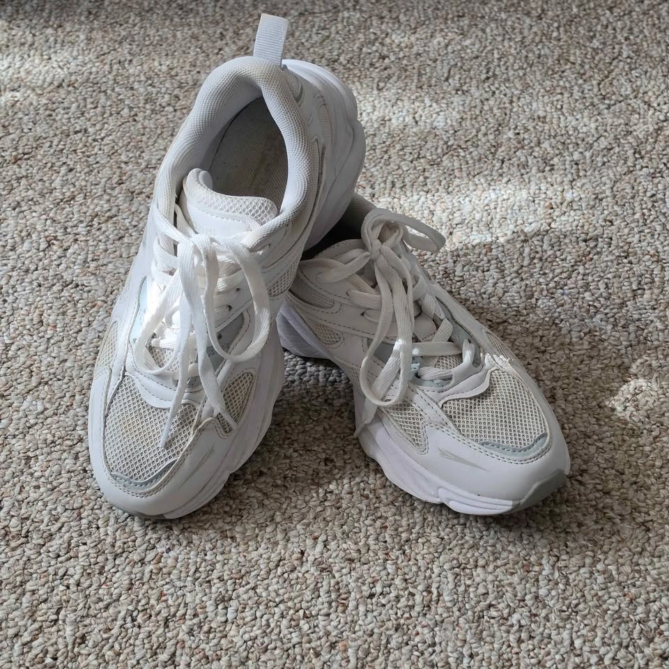 White Sprandi Sneakers - photo 2