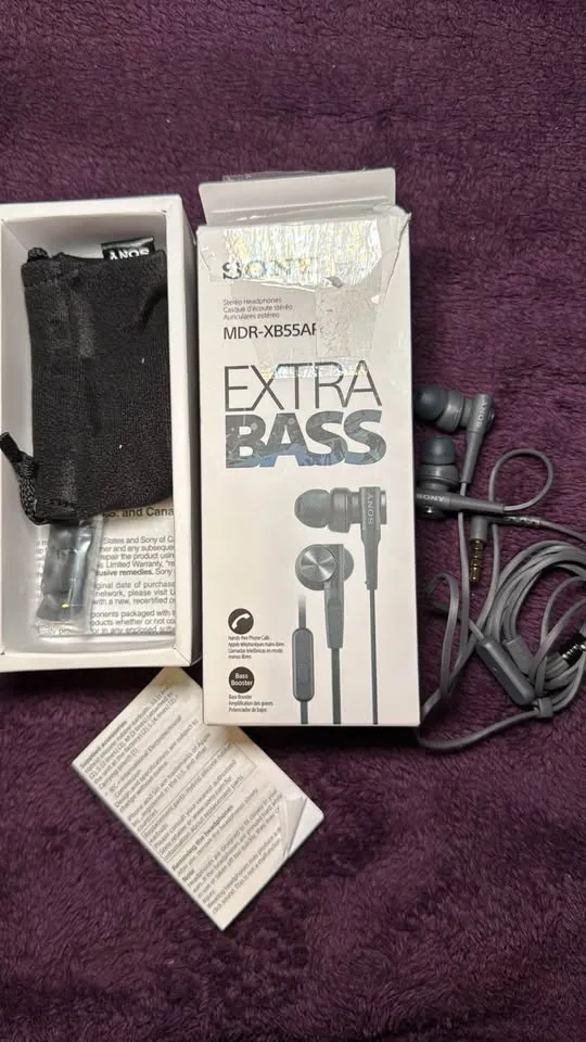 Sony MDR-XB55AP extra bass headphones with microphone thumbnail