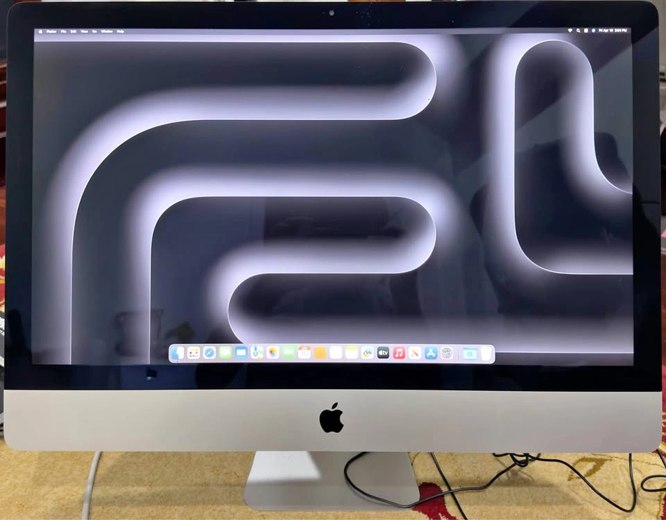 iMac 27” 5K (2017) | 3.8GHz i5 | 8GB RAM | Radeon Pro 580 8GB |