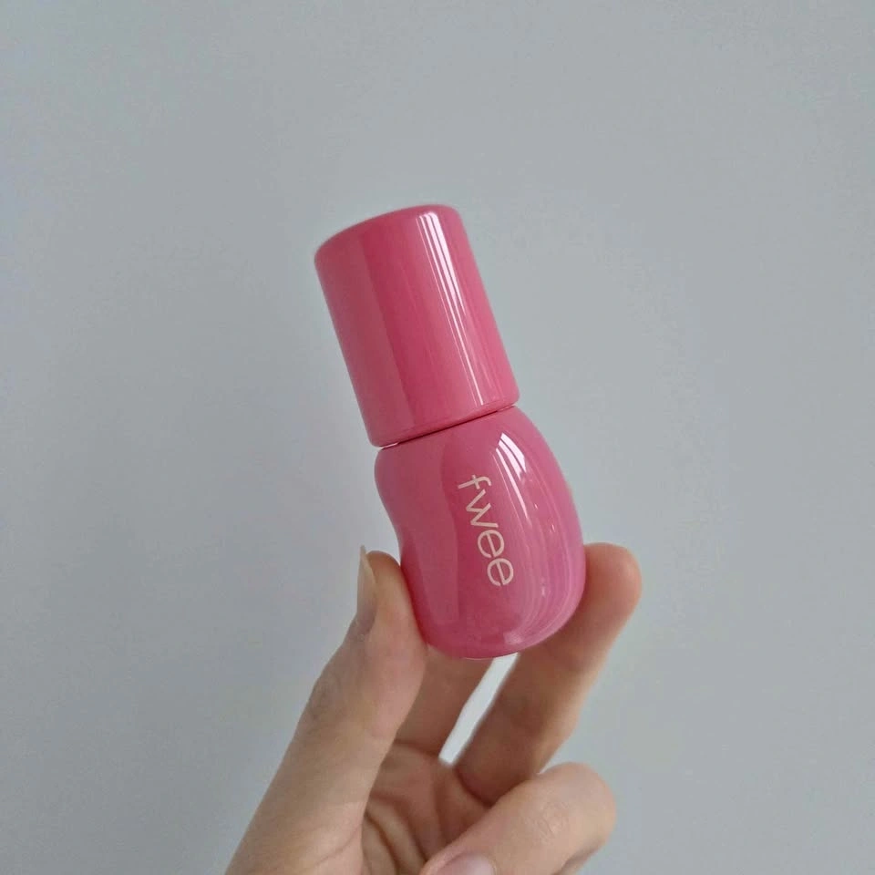 Fwee 3D Volumizing Lip Gloss in Candy 70%