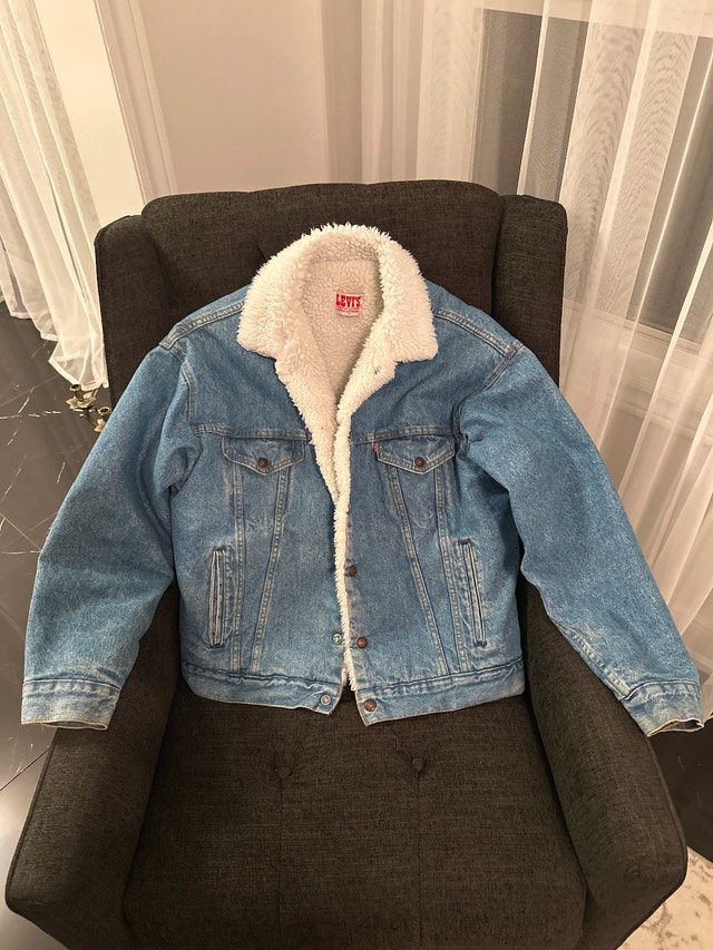 Levi's Denim Jacket, size M, 80s Trucker Sherpa Lined
