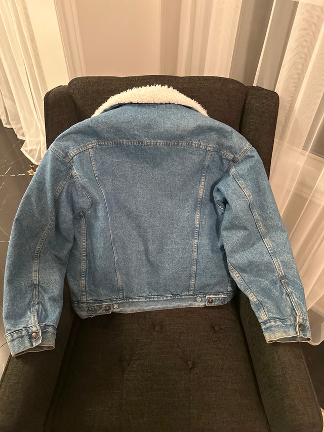 Levi's Denim Jacket, size M, 80s Trucker Sherpa Lined - photo 4