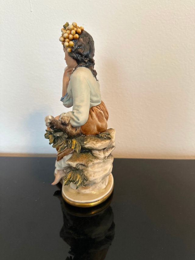 Porcelain Figurine "Autumn" by Luciano Cazzola - photo 2