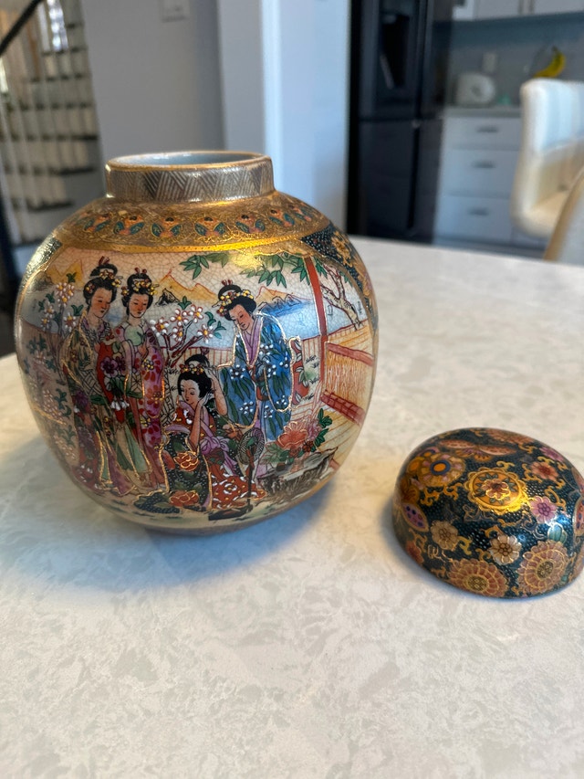 Satsuma Ginger Jar - Hand-Painted Figures & Florals - photo 4