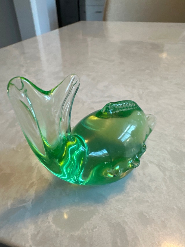 Glass dolphin paperweight - photo 3