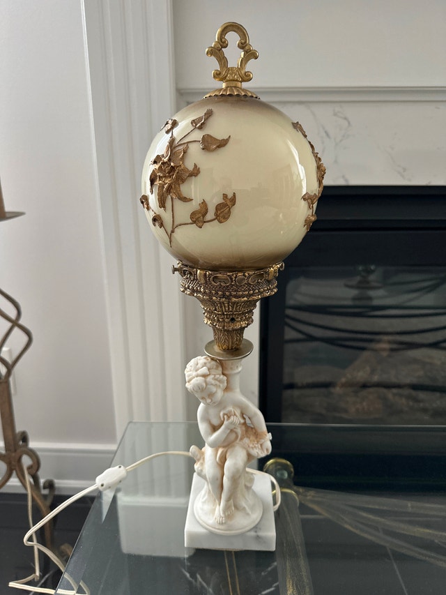 Table lamp