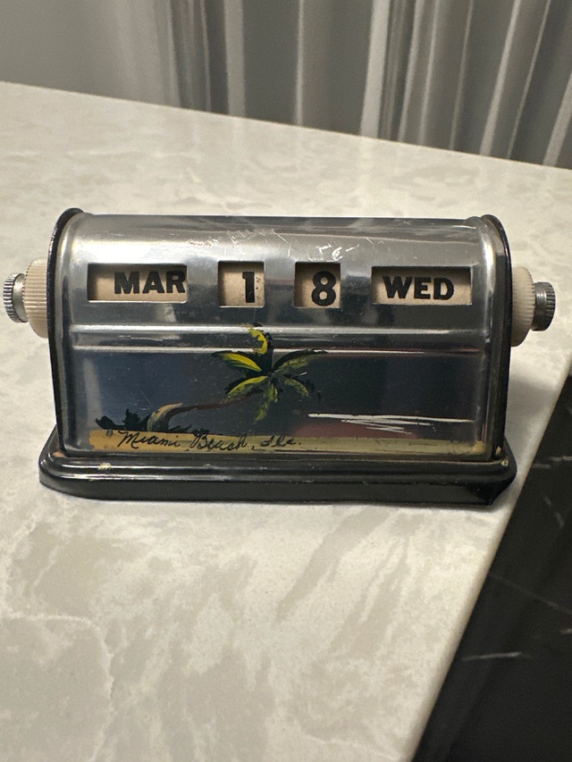 Desktop Vintage Accessories Memorabilia - photo 2