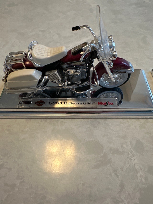 Harley-Davidson Motorcycles 1/18 Diecast Maisto Models - photo 2