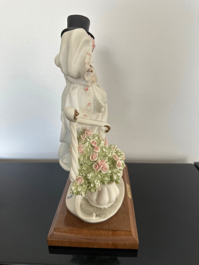 Giuseppe Armani Little Bride and Groom on Stairs Sculpture - photo 4