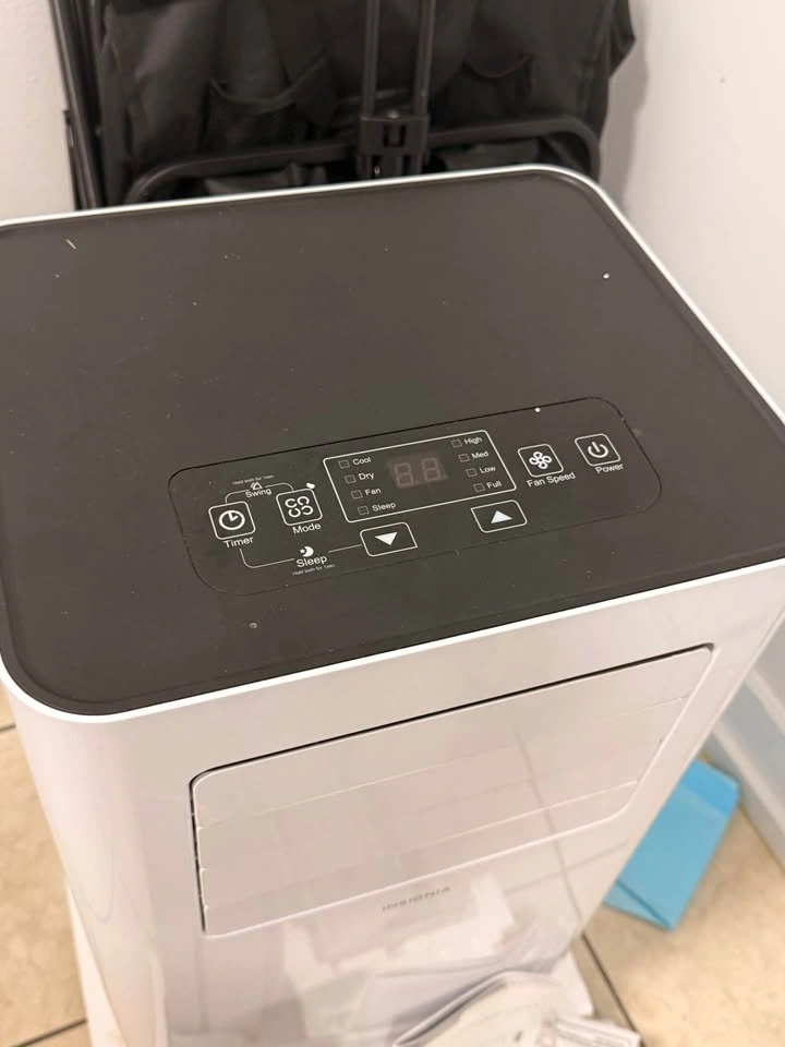 Insignia Portable Air Conditioner 14000 BTU - photo 2