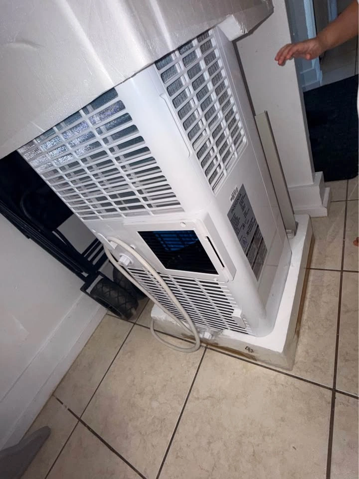 Insignia Portable Air Conditioner 14000 BTU - photo 4