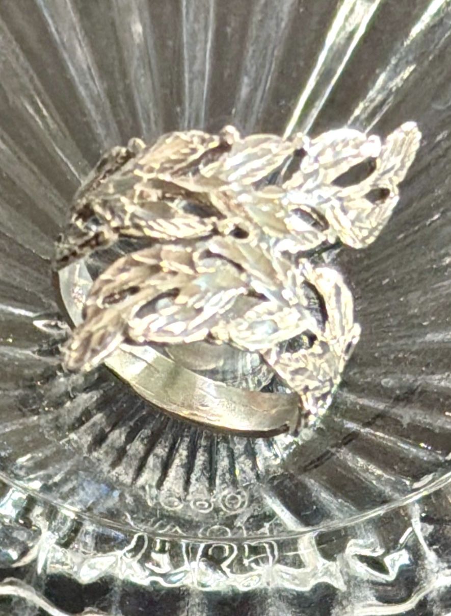 14K White Gold Leaf Bypass Ring - Vintage Diamond Cut - photo 2