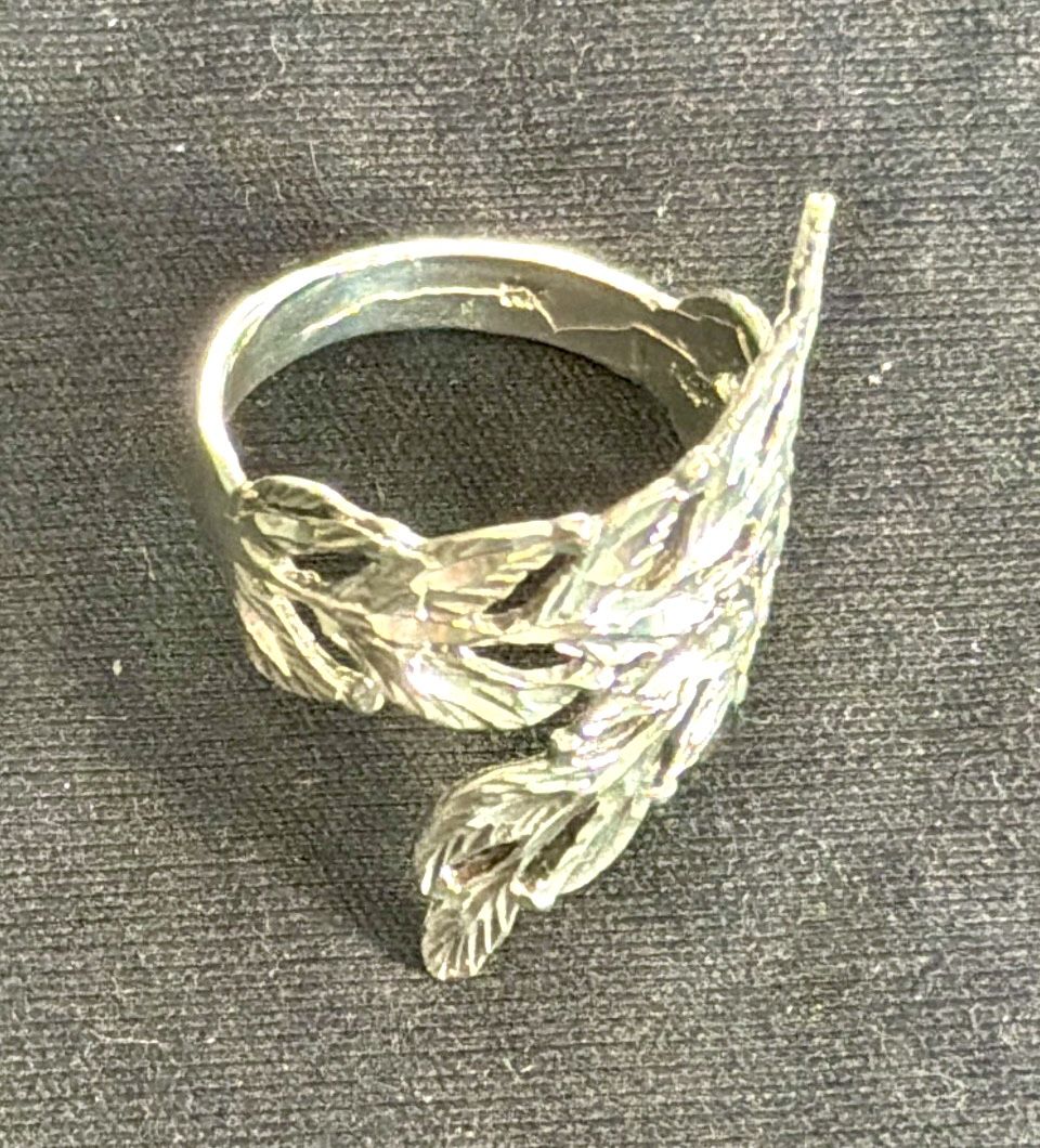 14K White Gold Leaf Bypass Ring - Vintage Diamond Cut - photo 4