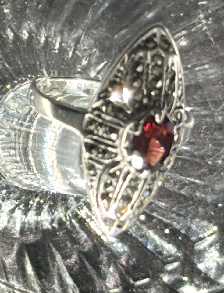 Sterling Silver Marcasite & Garnet Ring - Vintage - photo 2