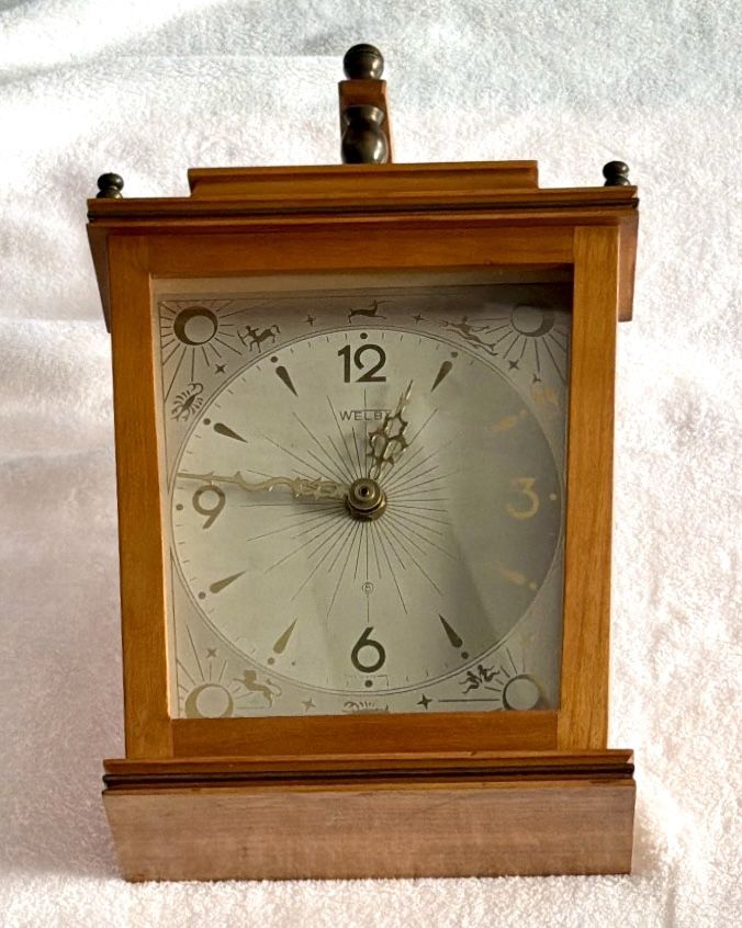 Welby Zodiac Face Wall/Mantel Clock - Vintage Quartz Wood Case - photo 3