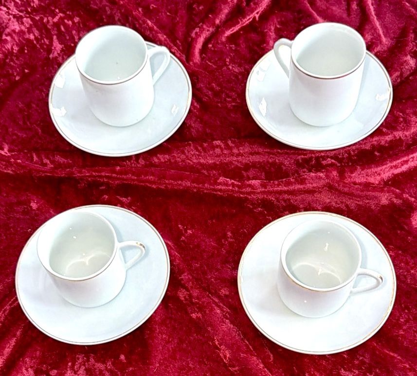 Vintage Chinese Porcelain Demitasse Cups & Saucers - 8 Pc Set