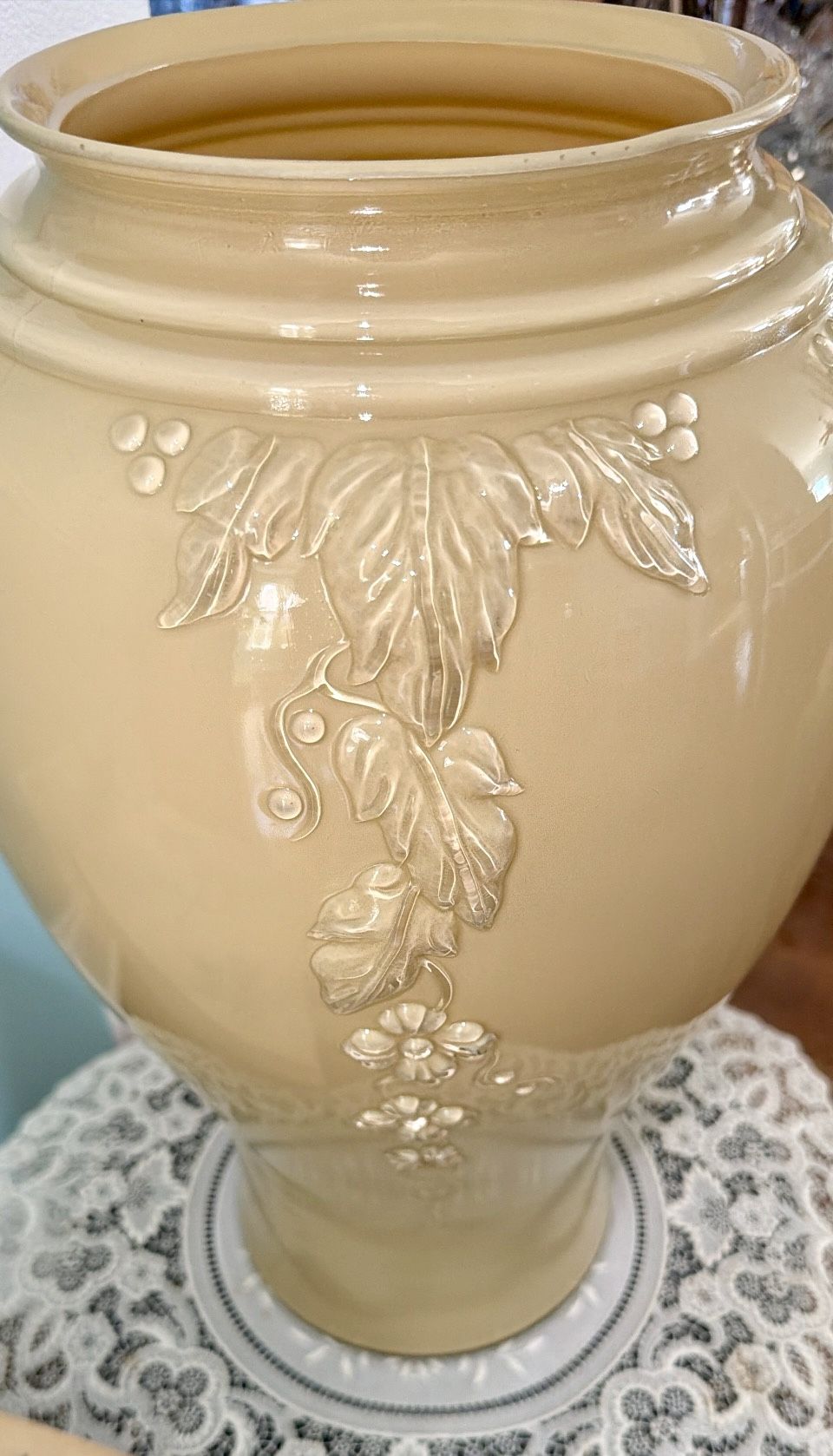 Anchor Hocking 16" Beige Cascade Vase - Vintage 1980s - New - photo 4