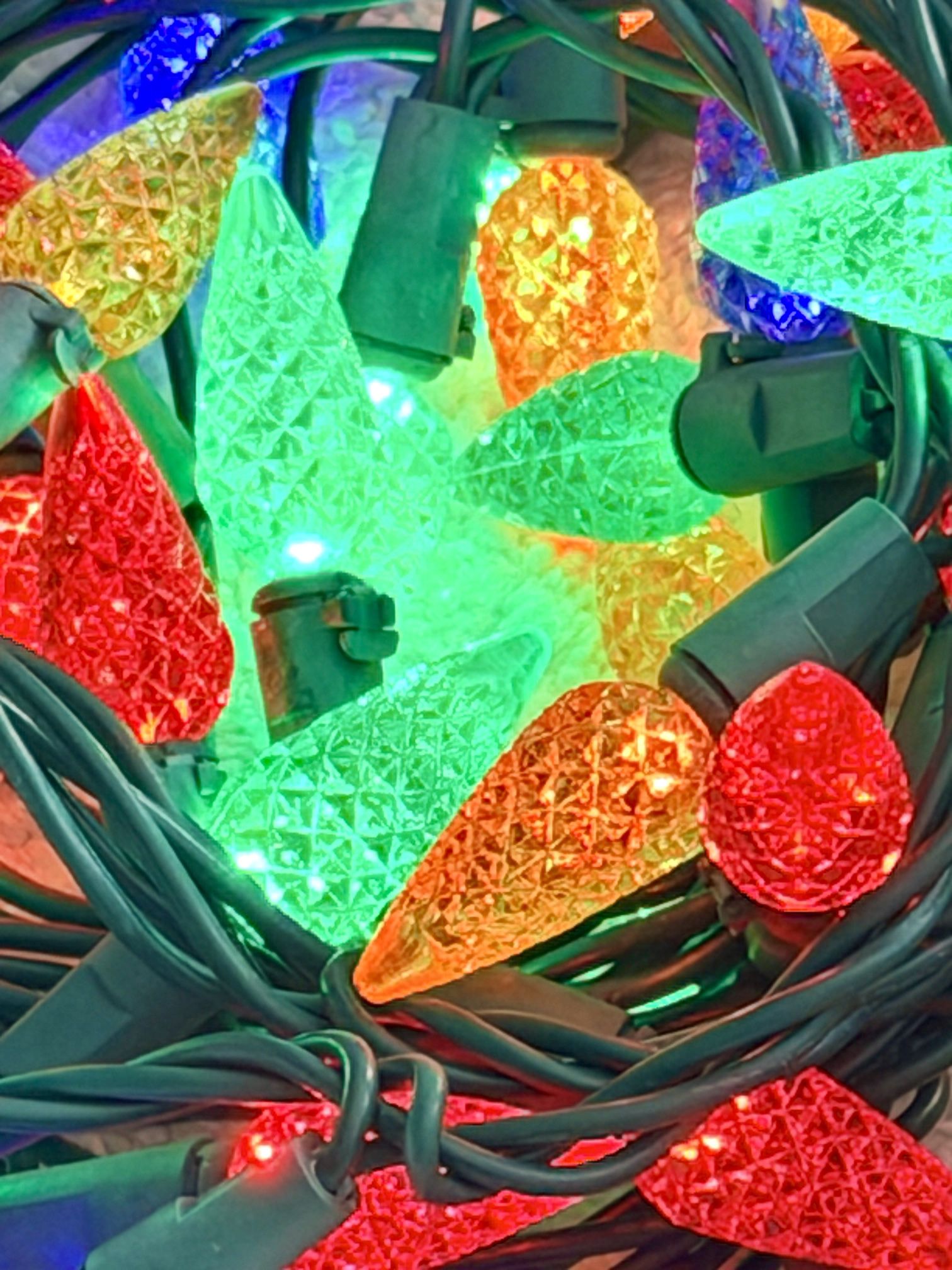 60 LED Multicolor C6 Faceted String Lights - New