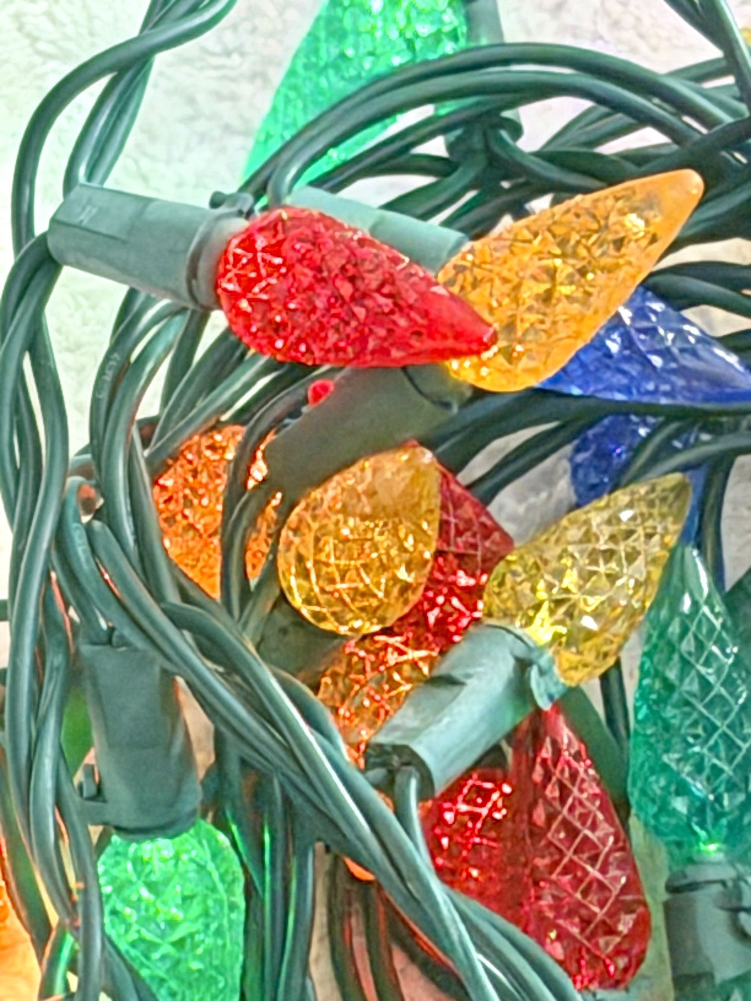 60 LED Multicolor C6 Faceted String Lights - New - photo 3