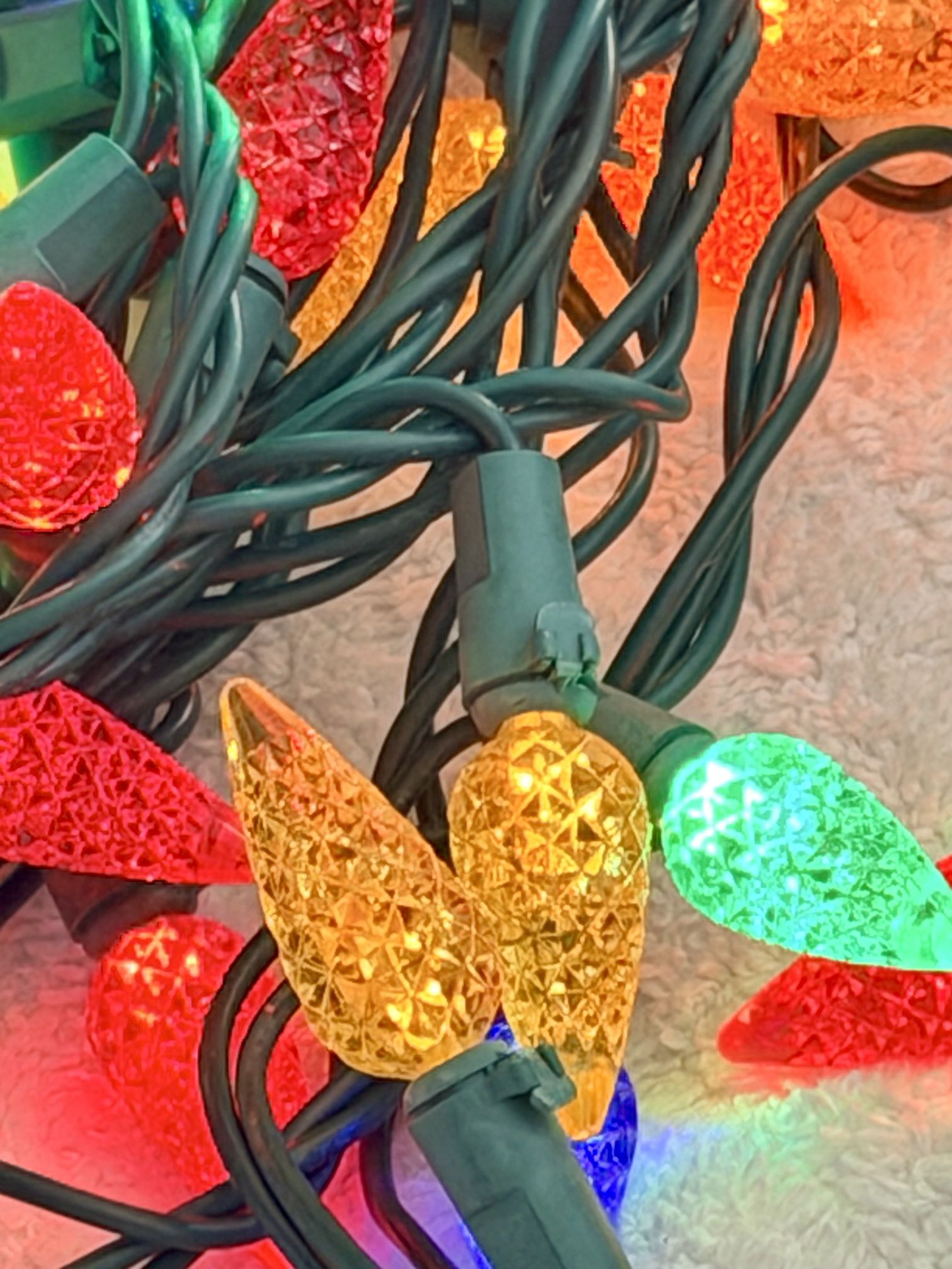 60 LED Multicolor C6 Faceted String Lights - New - photo 4