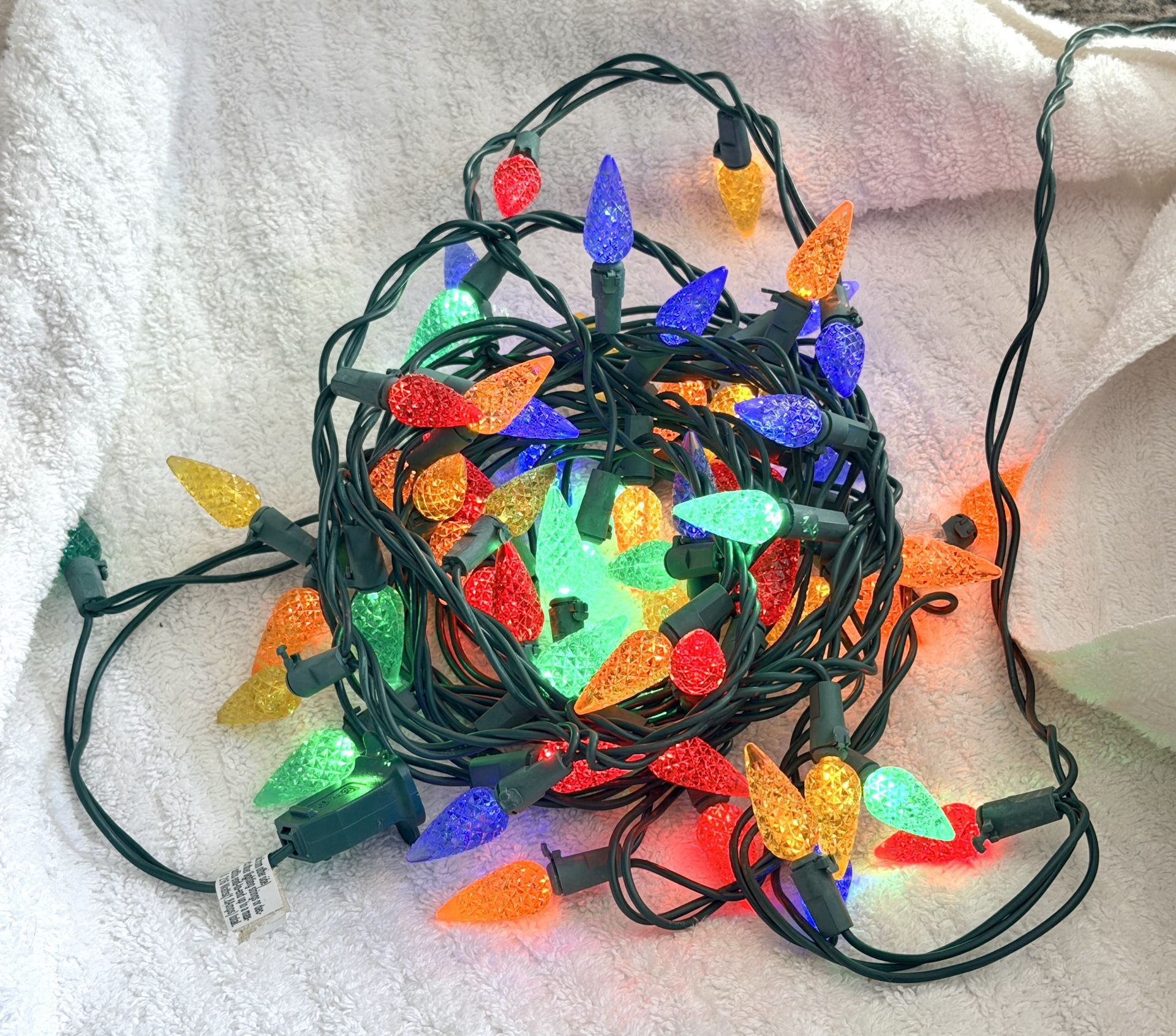 60 LED Multicolor C6 Faceted String Lights - New - photo 5