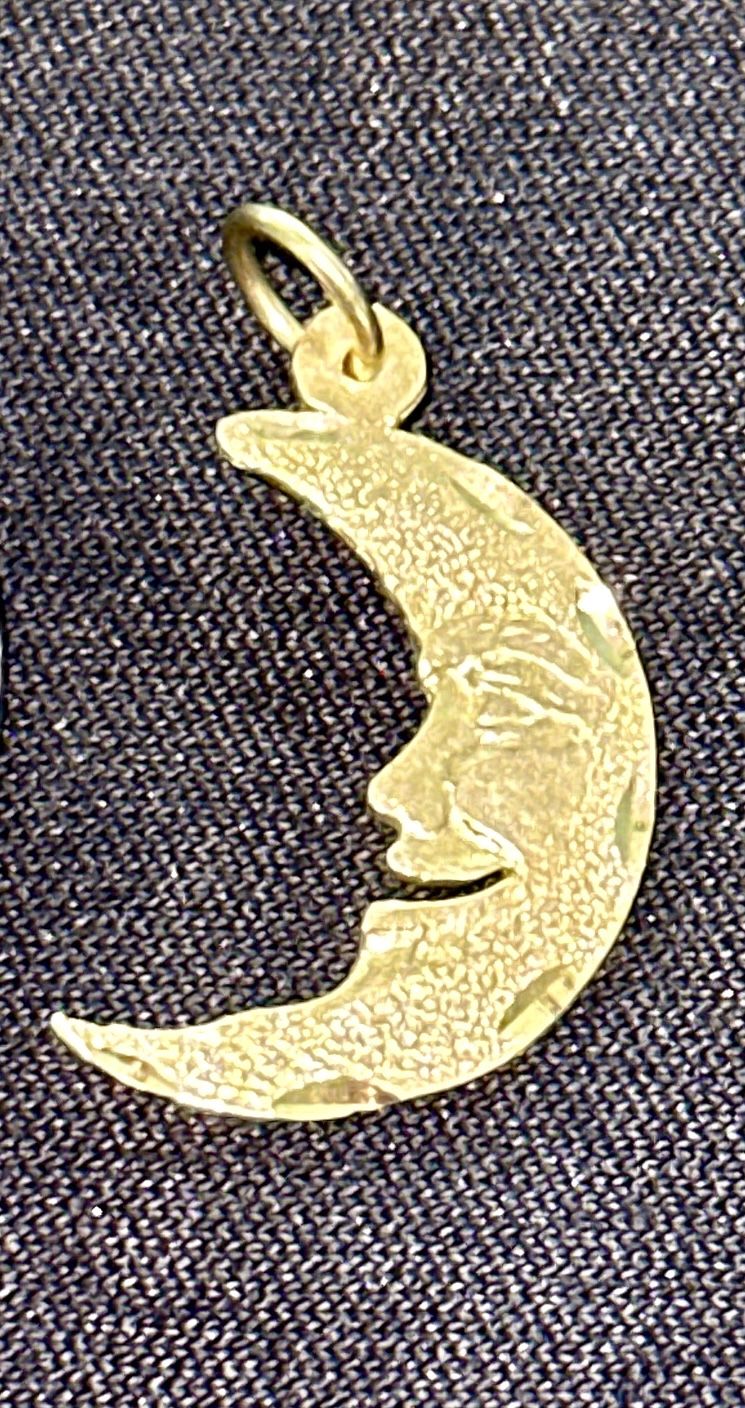 14K Yellow Gold Half Moon Pendant - Diamond Cut - photo 3