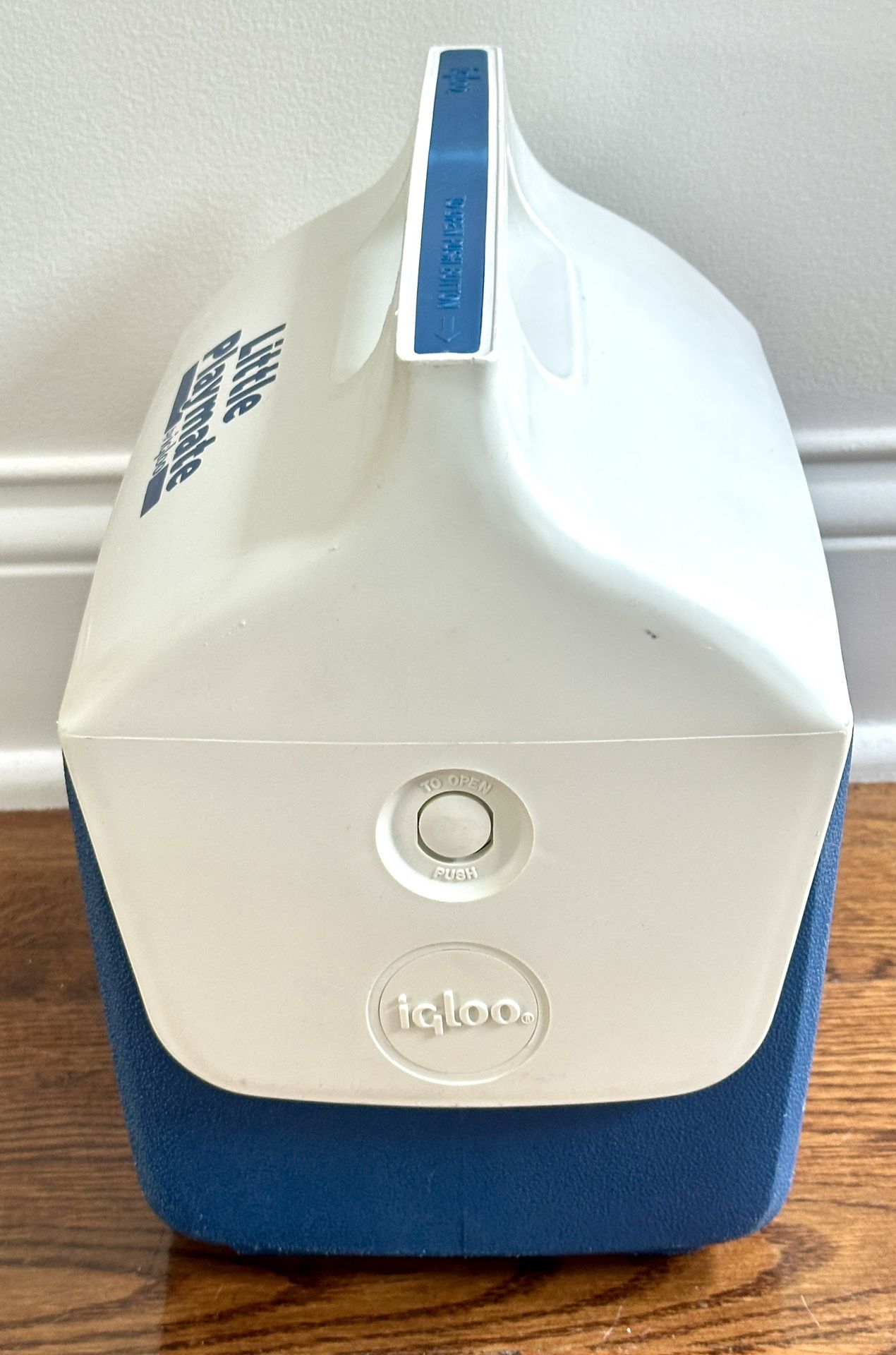 Igloo Little Playmate Cooler - Blue/White - Great Condition! - photo 3