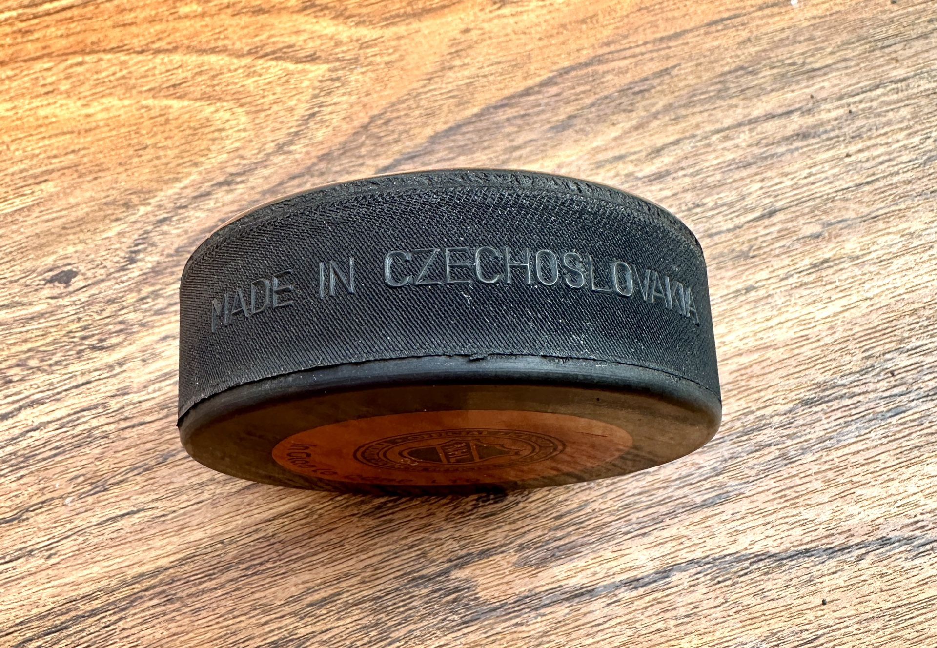 Chicago Blackhawks Official Vintage Hockey Puck - photo 4