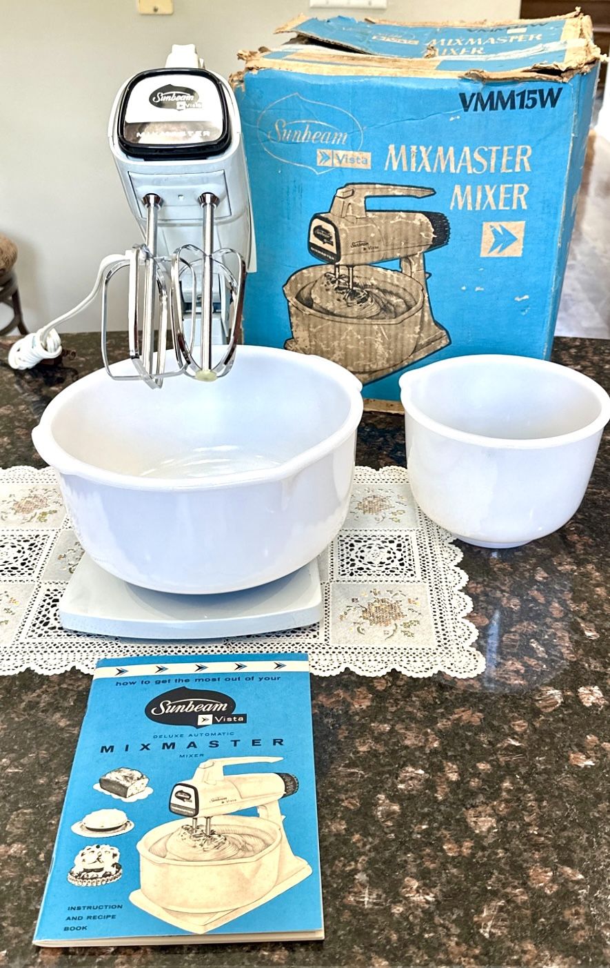 Sunbeam Vista 12 Speed Mixmaster VMM15W - Vintage 1969 - New in