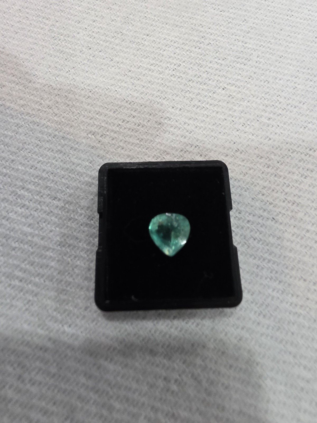 Colombian Heart Emerald Gemstone - photo 2