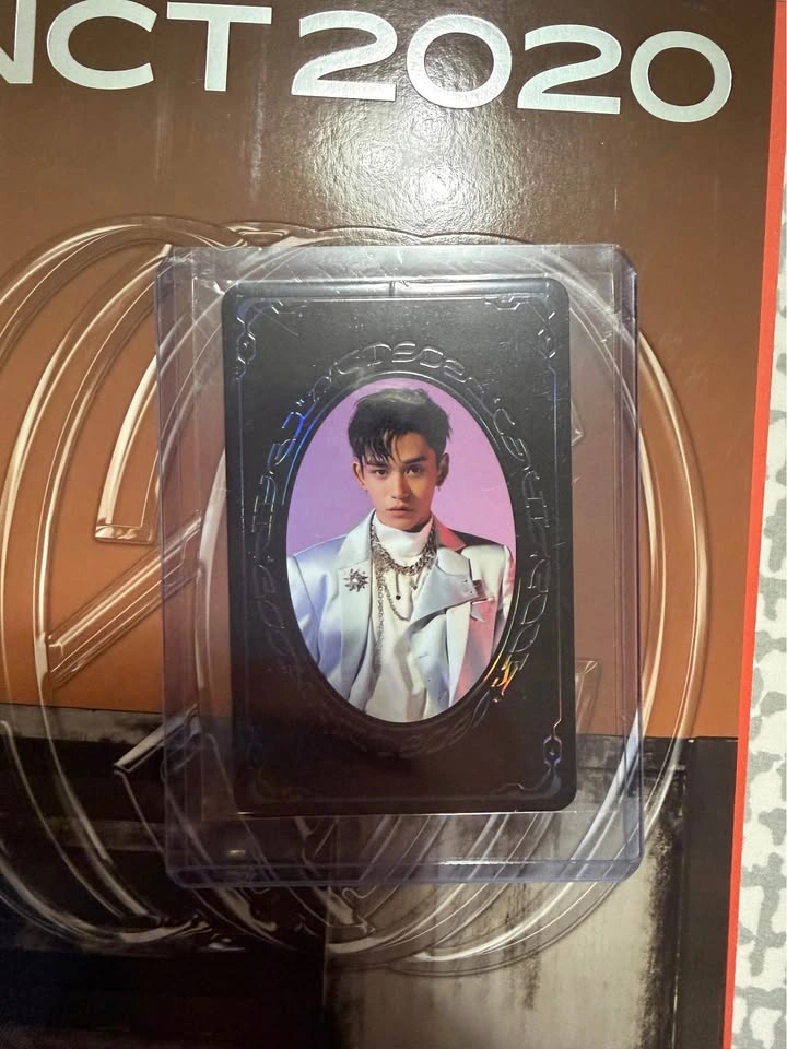 NCT Official lightstick V1 with Lucas pc - photo 3
