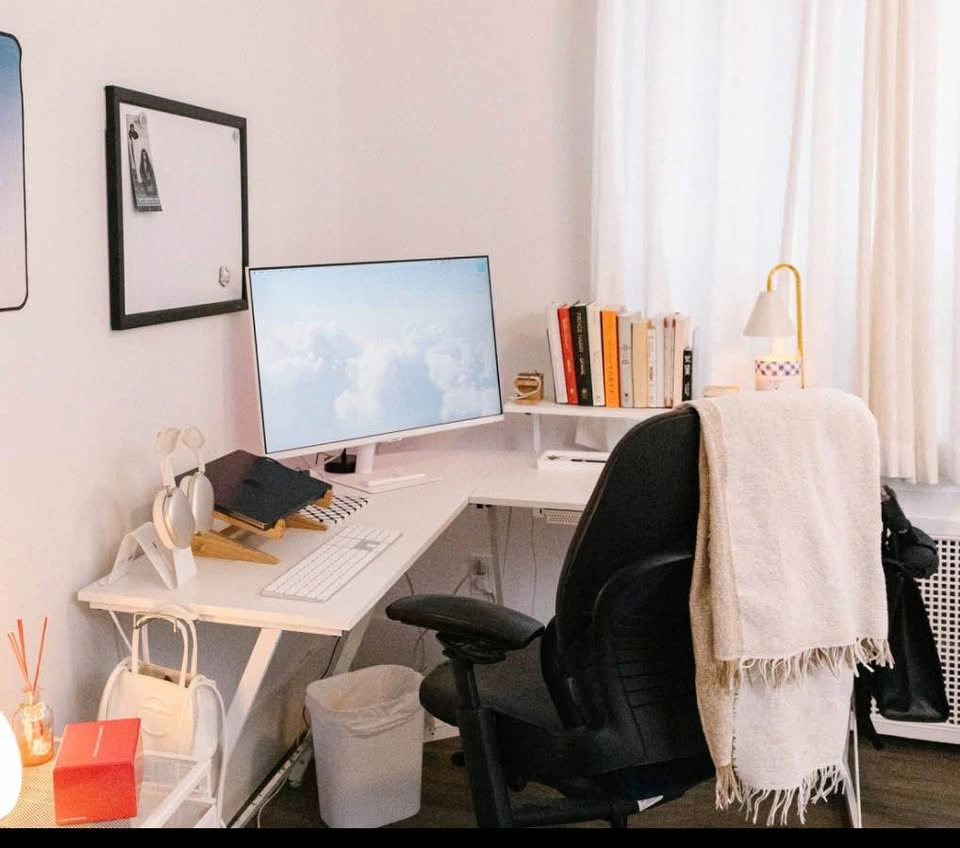 Desk / Table L-Shaped - photo 2