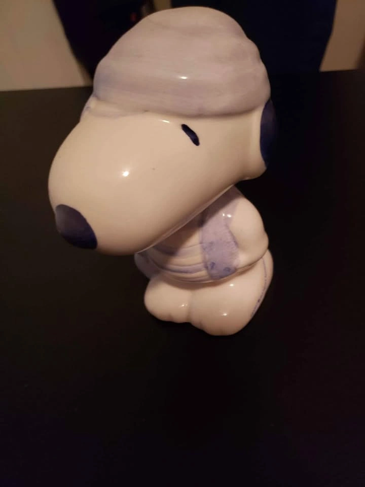 Glass snoopy