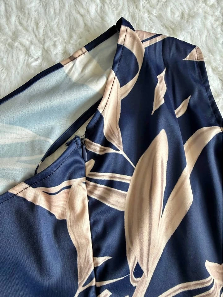 Beautiful Blue Dress with Pink Flowers - Size 4-6