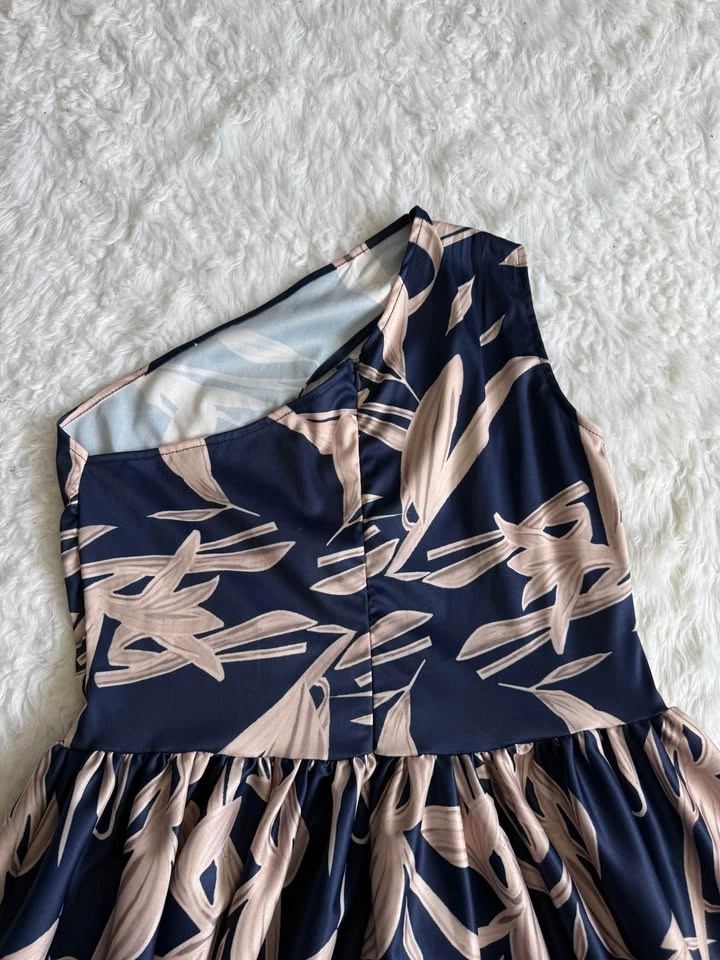 Beautiful Blue Dress with Pink Flowers - Size 4-6 - photo 2