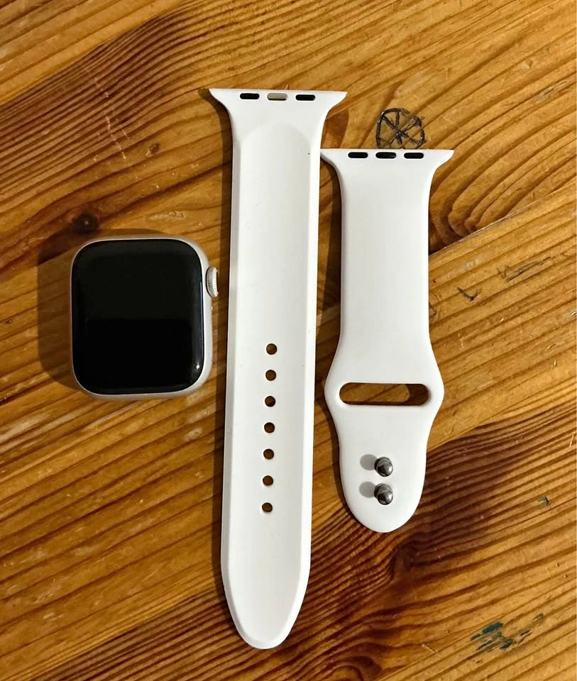 Apple Watch Series 7 41mm (77%) Battery life