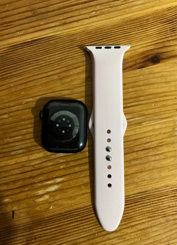 Apple Watch Series 7 41mm (90%) Battery life. - photo 3