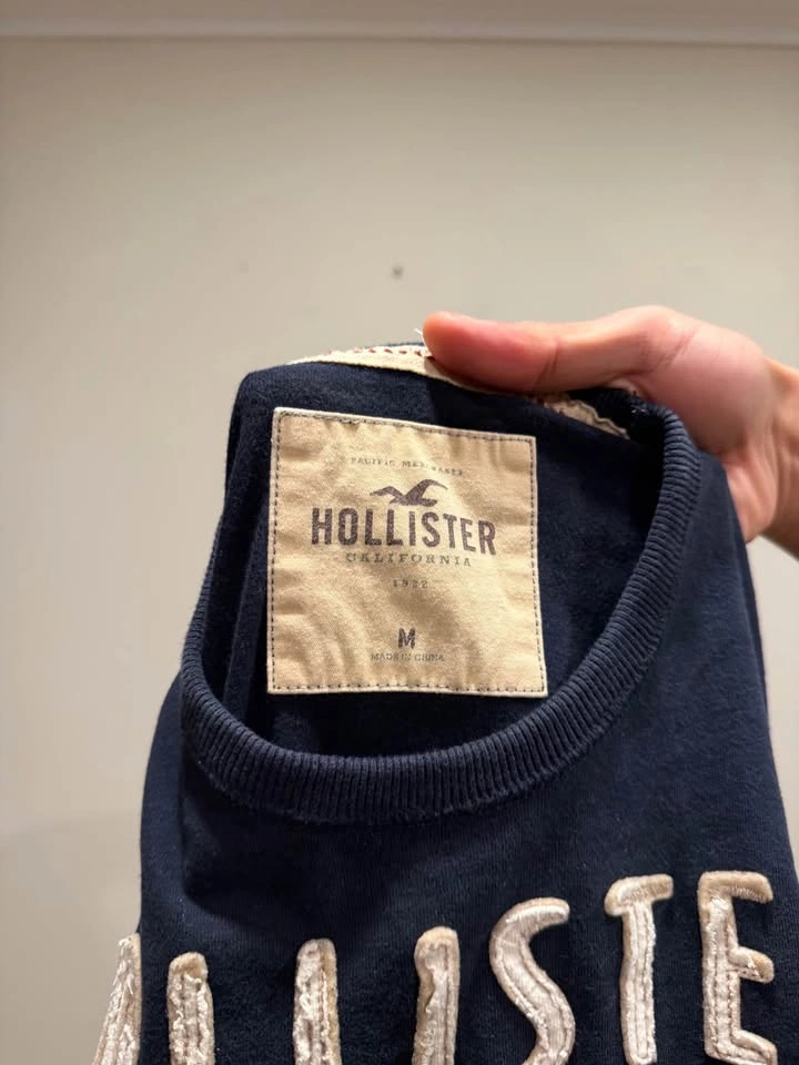 Hollister Long Sleeve - photo 2