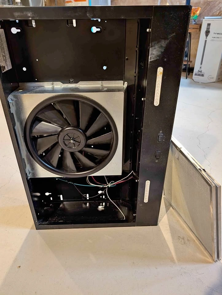 Black Under Cabinet Range Hood