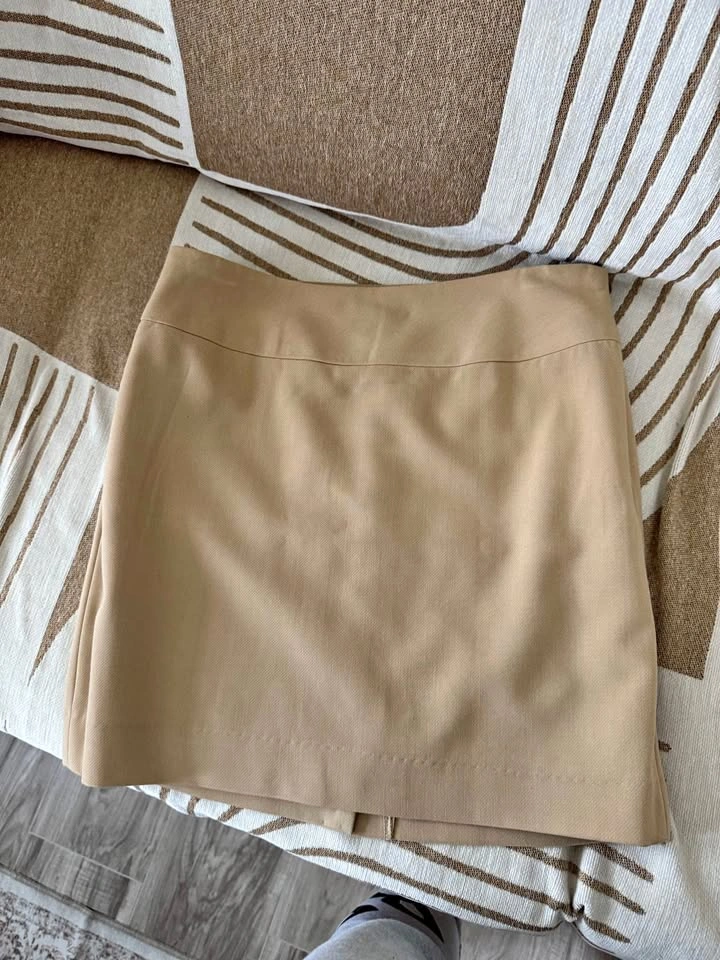 Short skirt