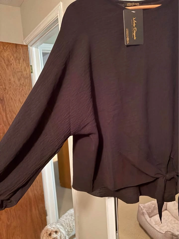Black loose flowy women’s top - photo 3